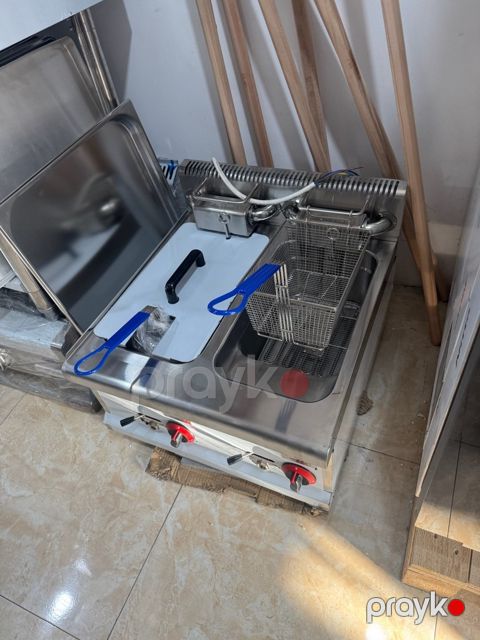 Fri Aparatı — Bakı