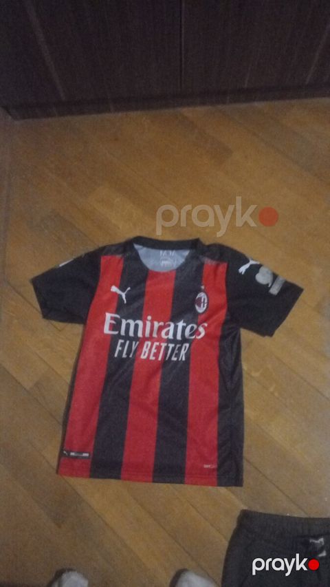 Futbolka — Bakı