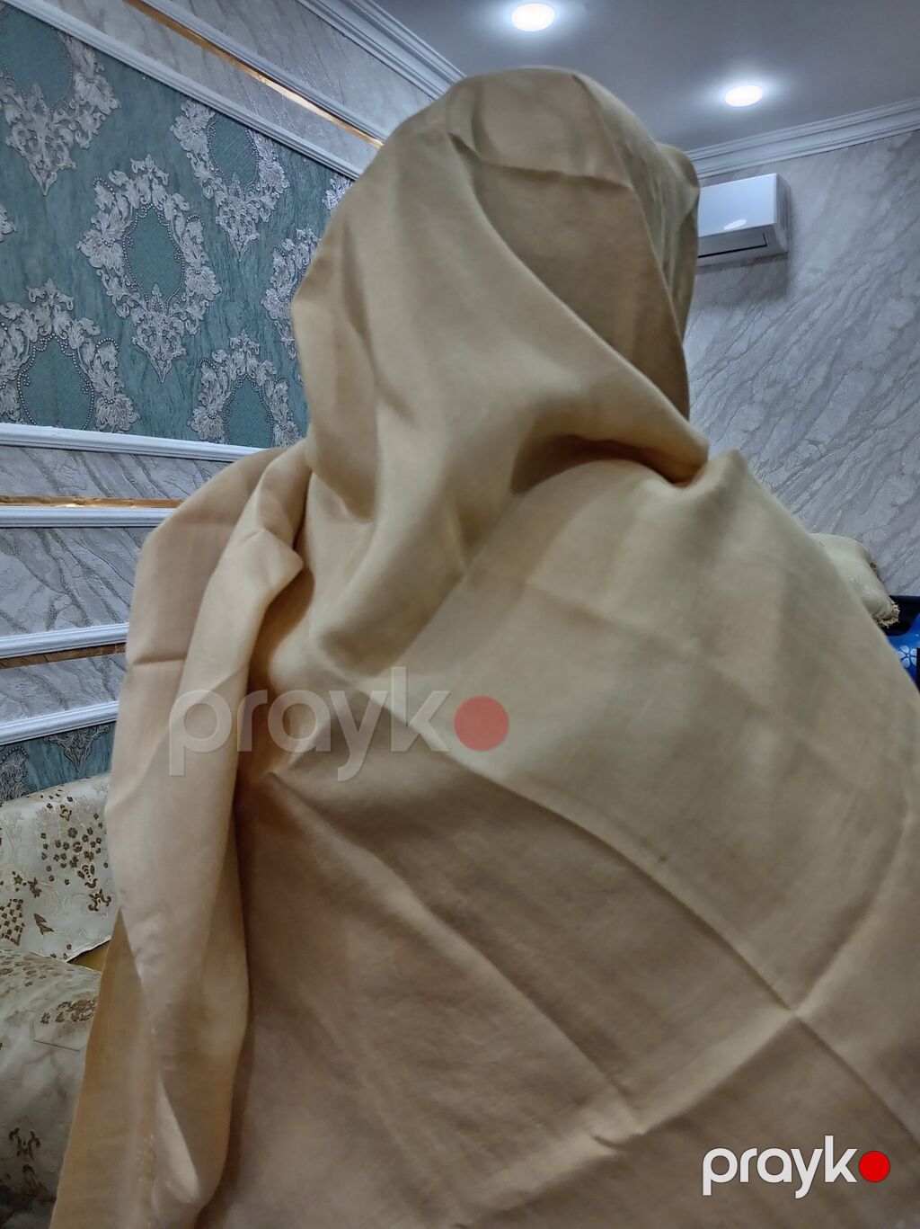 Bej rəngli qadın örtüyü/şal - Parça: nazik, yumşaq toxumalı, nəfəsalan — Xicab və nikab, Xırdalan (3)
