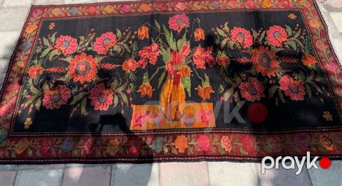 Qarabağ xalçası — Bakı