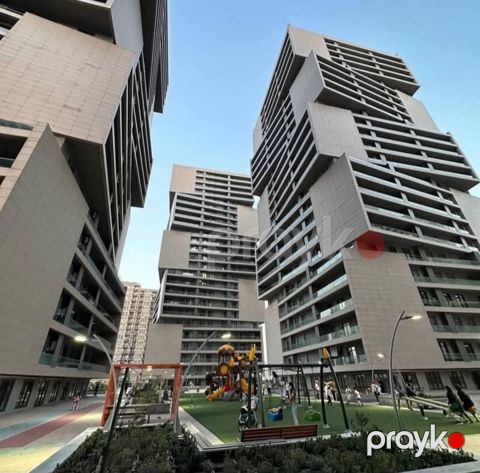 Satılır 3 otaqlı yeni tikili 103 m²