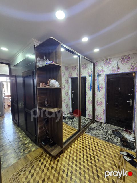 Satılır 5 otaqlı köhnə tikili 130 m² — Bakı