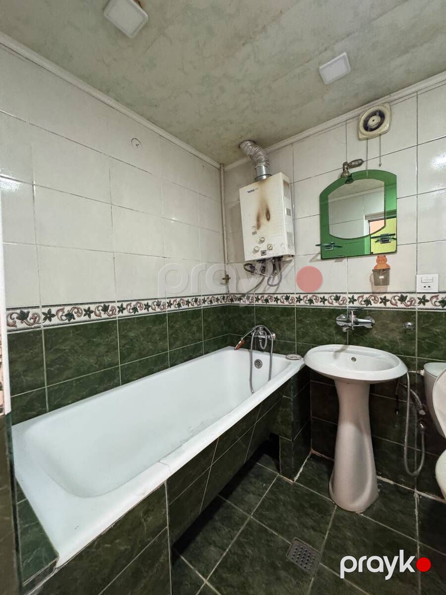 Satılır 2 otaqlı köhnə tikili 54 m² — Mənzil, Bakı (8)