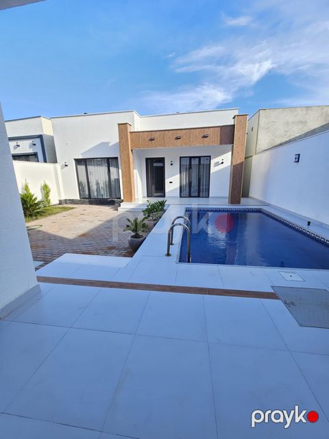 Satılır 4 otaqlı həyət evi/bağ evi 160 m² — Bakı