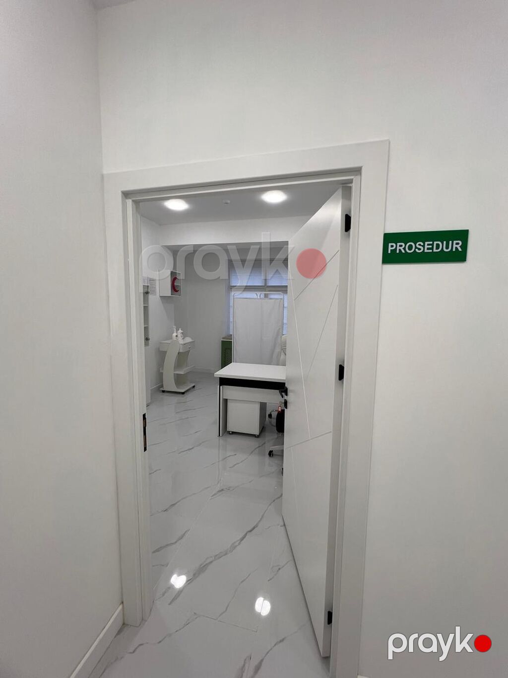 Qara Qarayev metrosu yaxınlığında 2/16 Yeni təmirdən cıxmış Klinika — Əmlak, Bakı (7)