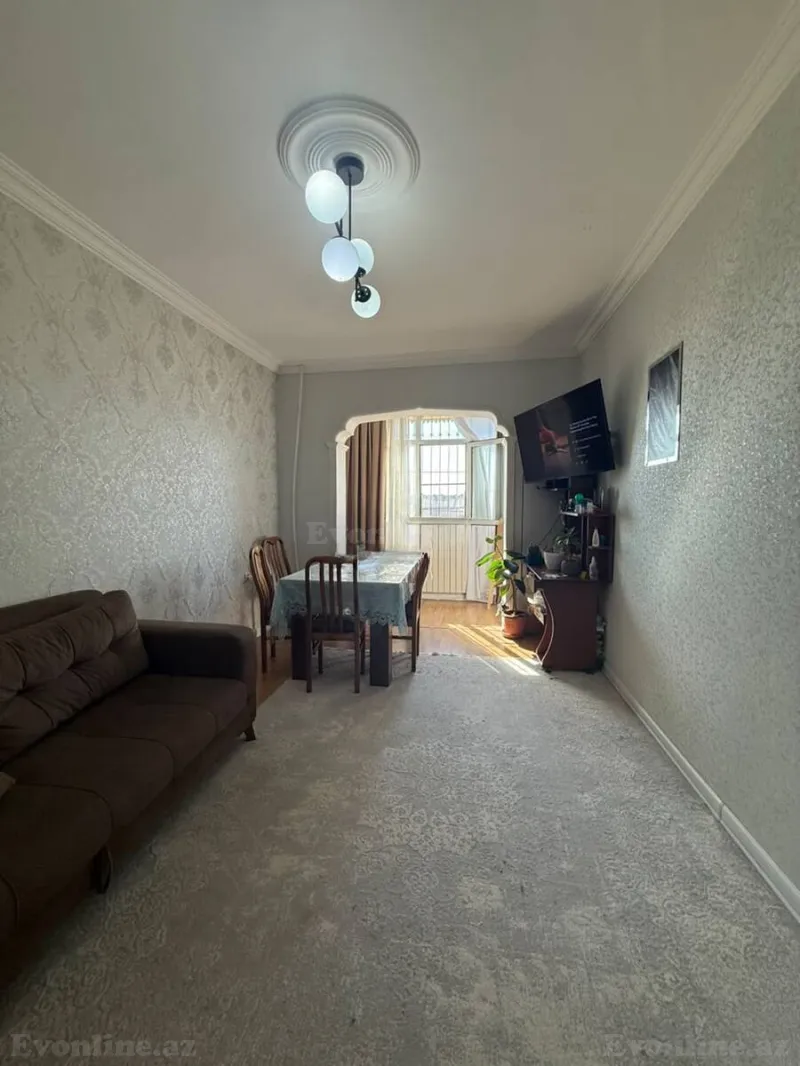 Satılır 2 otaqlı Mənzil Köhnə tikili 65 m² Bakı, Suraxanı r., Yeni Günəşli — Bakı