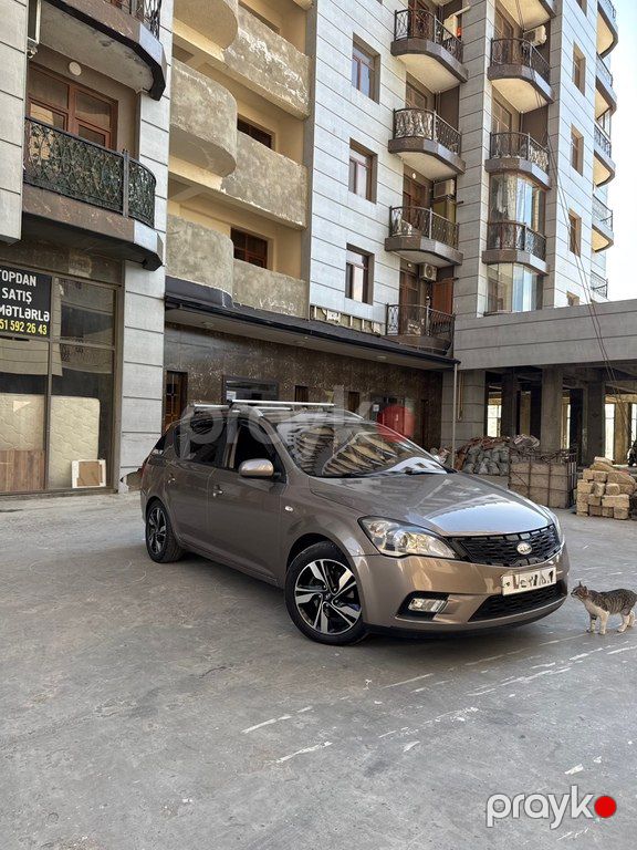 Kia Ceed SW, 1.6 L, 2009 il, 360 000 km — Avtomobillər, Bakı (9)