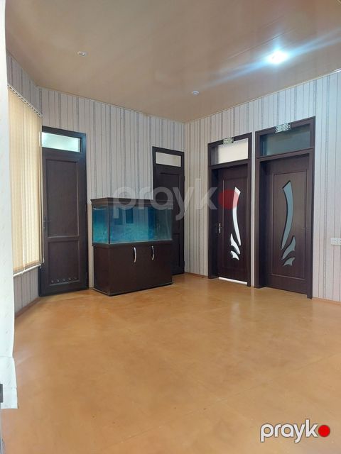 Satılır 4 otaqlı həyət evi/bağ evi 200 m² — Bakı
