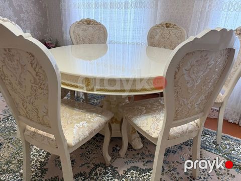 Masa dəsti satılır 440₼. Açılmır, 6 oturcağı var.Ünvan nizami — Bakı