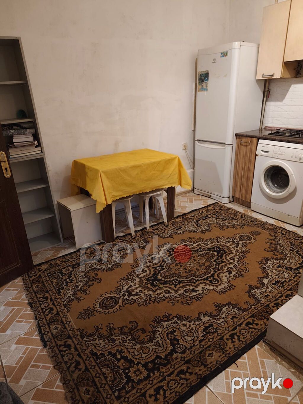 ÇOX Kirayə EV Ev,28 May metrosunun çıxışına çox yaxın 3 — Mənzil, Bakı (4)