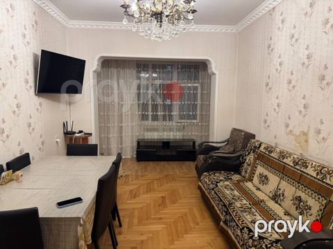 Satılır 2 otaqlı köhnə tikili 60 m² — Bakı