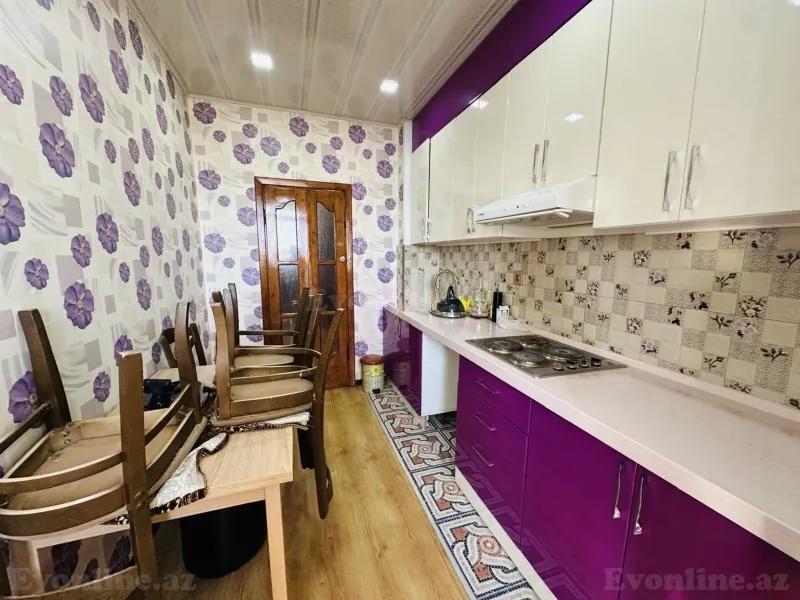 Satılır 2 otaqlı Mənzil Köhnə tikili 72 m² Bakı, Binəqədi r., Azadlıq prospekti m., 8-ci mikrorayon — Mənzil, Bakı (2)