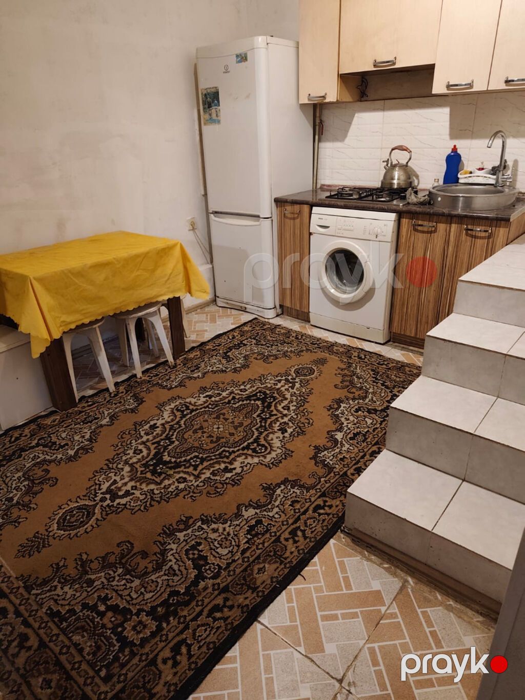 ÇOX Kirayə EV Ev,28 May metrosunun çıxışına çox yaxın 3 — Mənzil, Bakı (5)