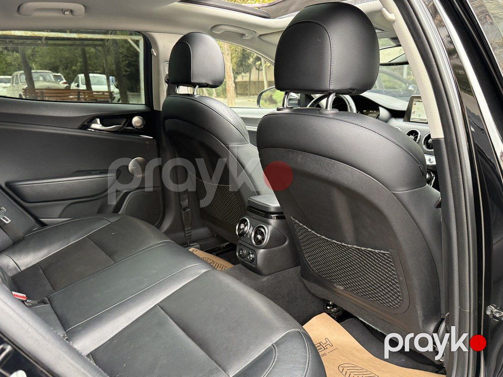Kia Stinger, 2.0 L, 2017 il, 141 235 km — Avtomobillər, Bakı (11)