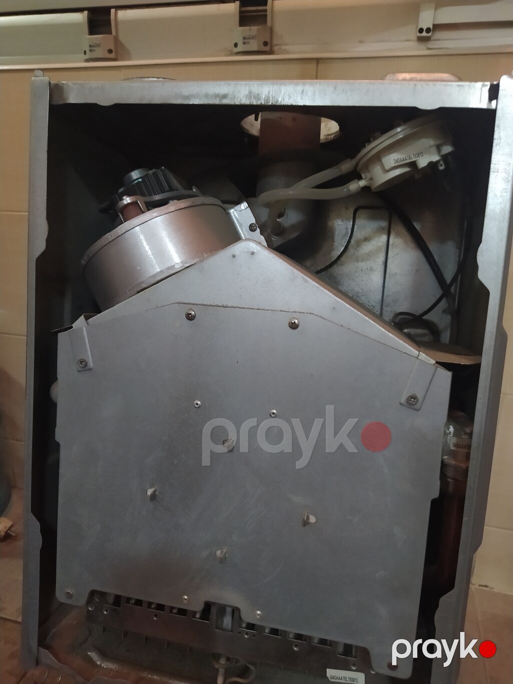 Kombi Elektroliz 24. Hissələrin əksəriyyəti yeni dəyişilib. İsti su — Kombilər, Bakı (6)
