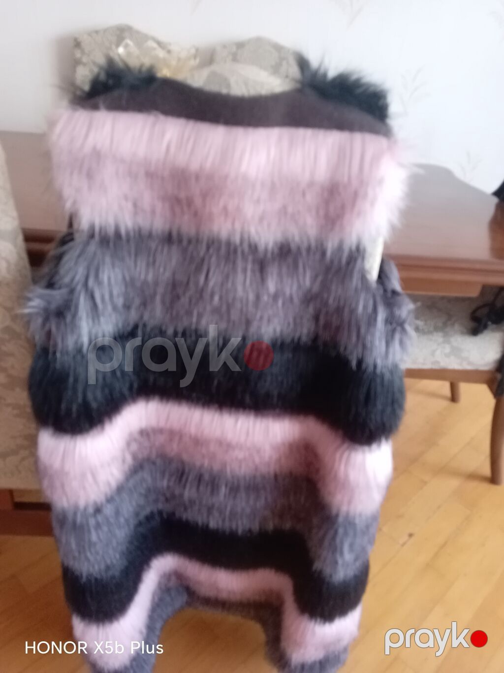 Xəz jilet – qadın üçün - Dizayn: Zolaqlı quruluşda uzun xəz jilet — Yelek, Bakı (3)