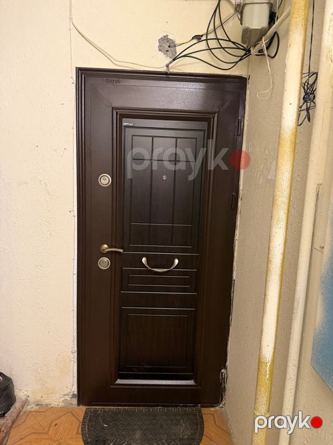 Satılır 3 otaqlı köhnə tikili 80 m² — Bakı