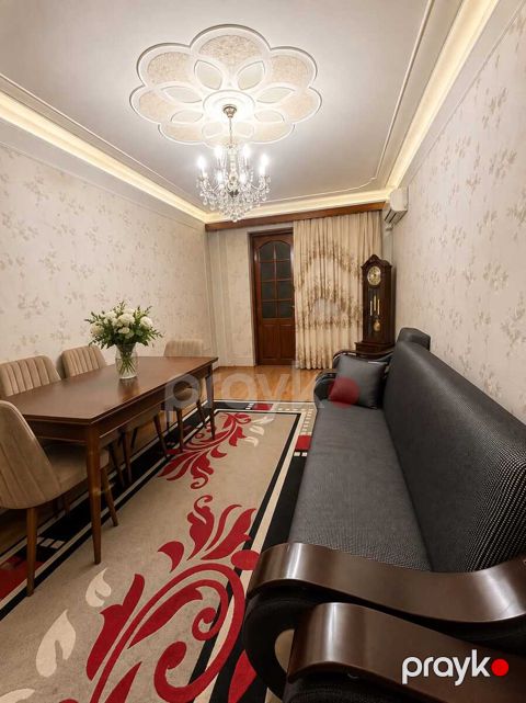 Satılır 2 otaqlı köhnə tikili 65 m² — Bakı
