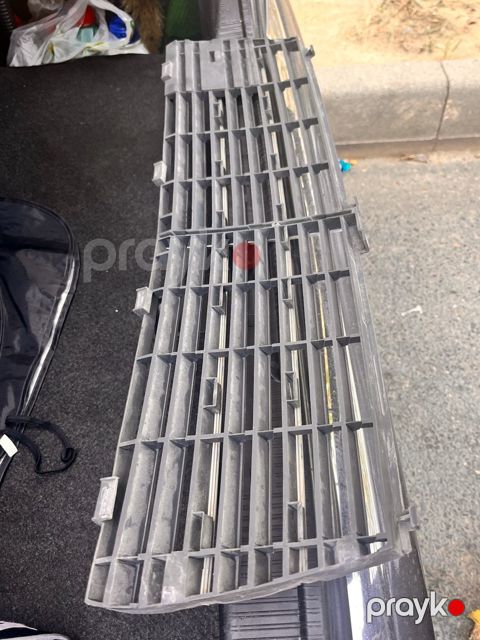 "Mercedes W202" radiator barmaqlığı — Sumqayıt