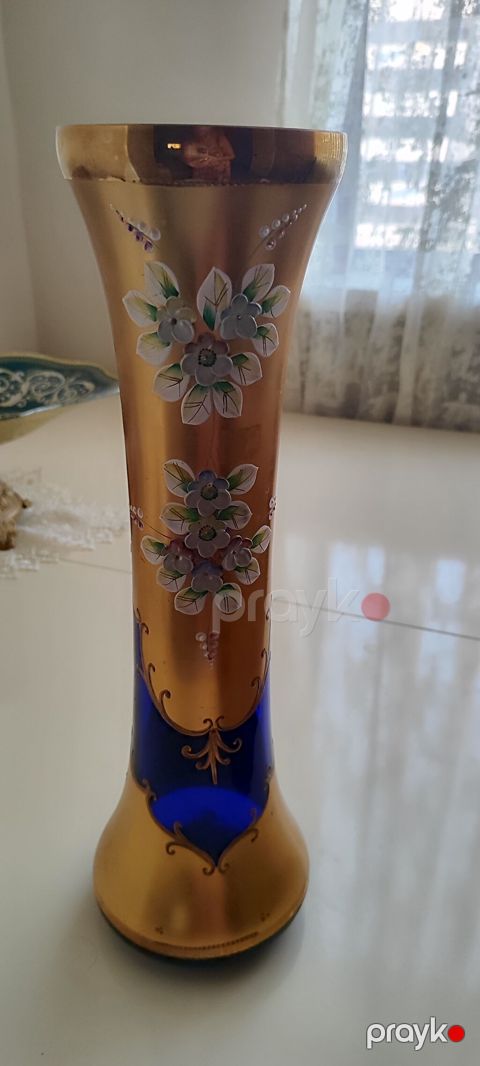 Bir vaza — Bakı