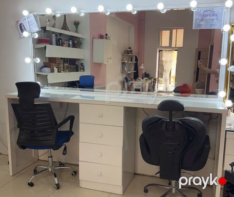 250 man(Masazır). Salon üçün güzgülü, işıqlı mebel. satılır — Digah
