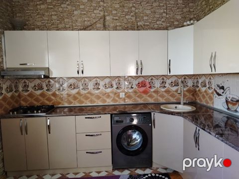 Mətbəx mebeli 550azn. Yeni kimidir, üzerinde moyka verilir.Ölçü — Bakı