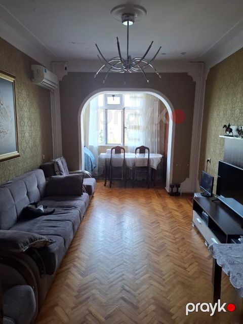 Satılır 2 otaqlı köhnə tikili 66 m² — Bakı