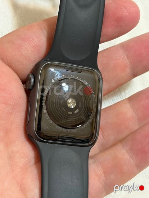 Apple Watch SE, 40 mm, alüminium kasa, qara/sidər idman kəməri ilə — Bakı