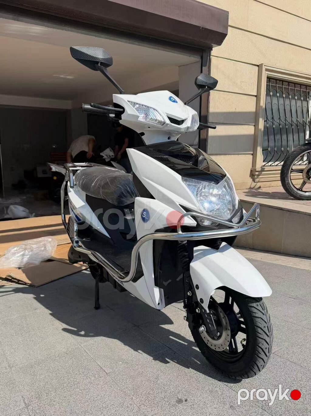 Standart yürüş məsafəsi: 55 km Batareya: 48V 20Ah litium batareya — Mopedlər və skuterlər, Bakı (4)