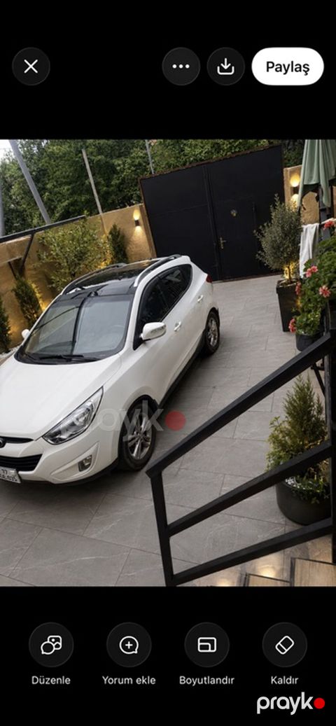 Hyundai ix35 – ağ rəngli, şəhər və uzun məsafələr üçün rahat — Digah