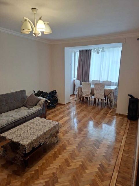 Satılır 3 otaqlı köhnə tikili 75 m² — Mənzil