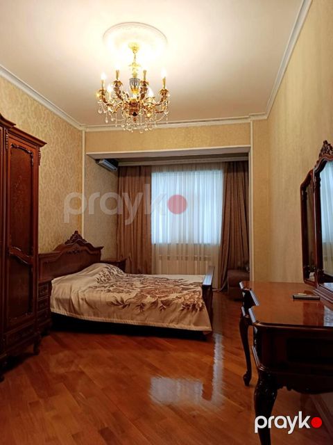 Satılır 4 otaqlı yeni tikili 210 m² — Bakı