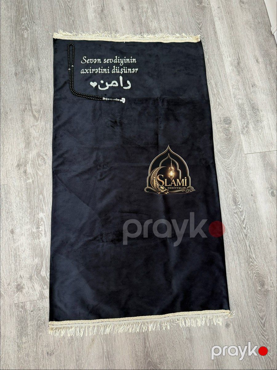 Özəl yazılı namaz xalçası — Xalılar və xalı yolları, Bakı (3)