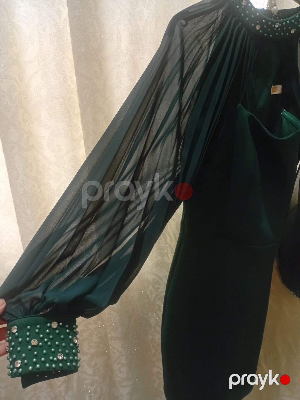 Zümrüd-yaşıl rəngdə elegant qadın paltarı. - Siluet: dizə qədər, dar — Axşam paltarları, Digah (2)