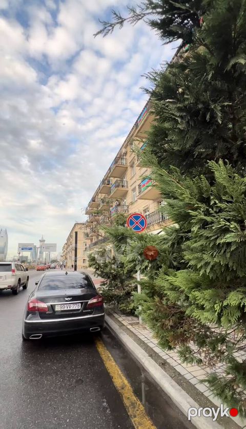 Satılır 4 otaqlı köhnə tikili 100 m² — Bakı