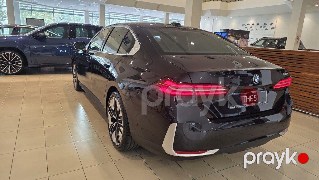 BMW 520, 2.0 L, 2025 il, yeni — Avtomobillər, Bakı (8)
