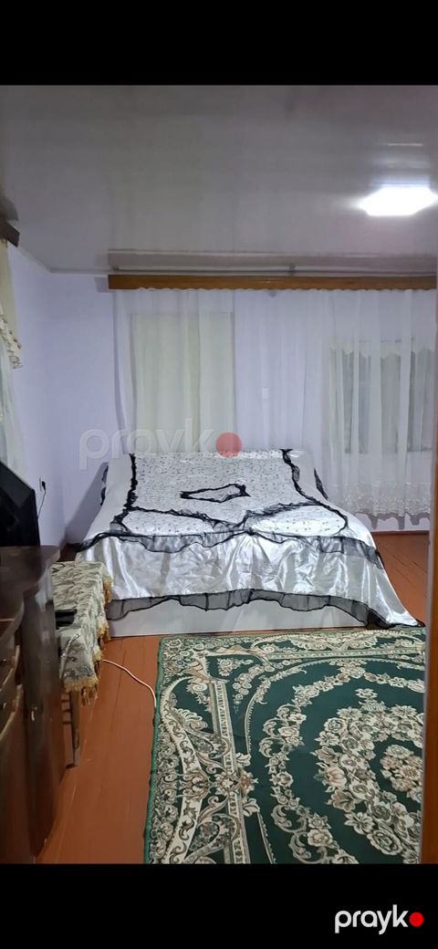 Saray İnternatın kruquna yaxın evin yanindan 522,508 nömreli — Saray