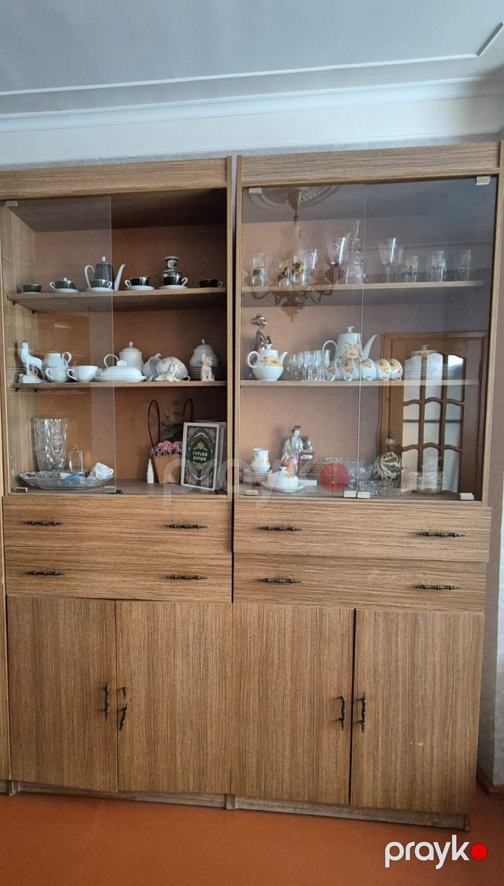 İki bölməli vitrinli bufet - Material: taxta kompozit (laminat — Şkaflar, Bakı (2)
