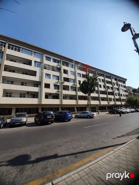 Satılır 3 otaqlı köhnə tikili 80 m² — Bakı