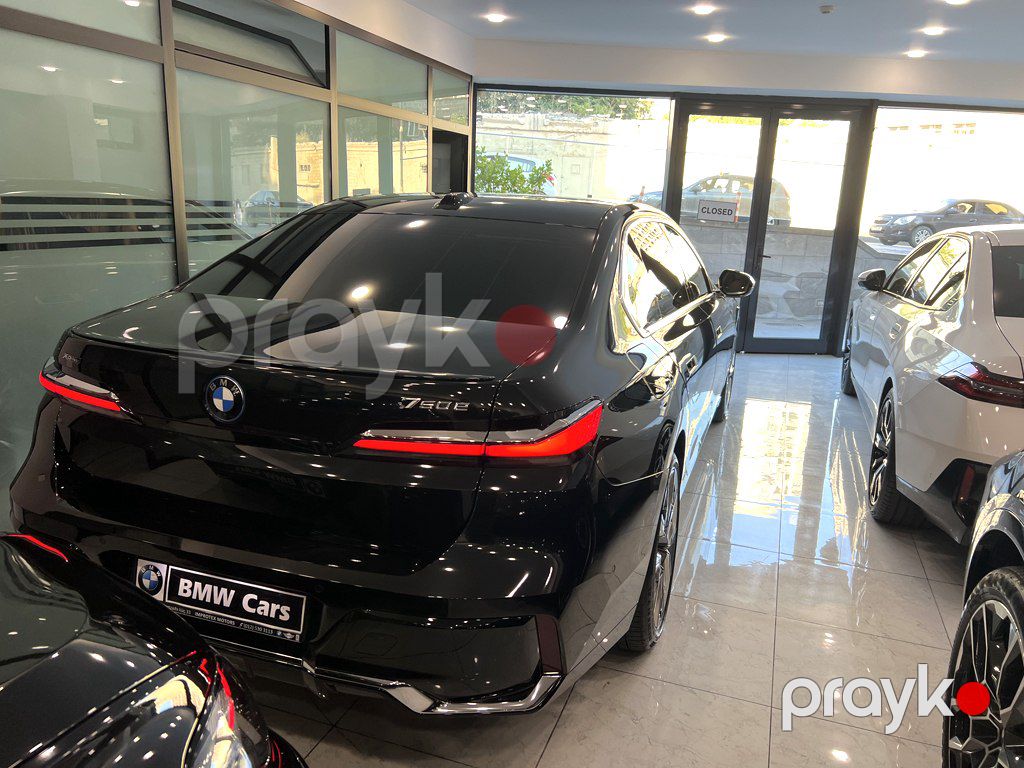 BMW 750e, 3.0 L, 17.6 kWh, 2024 il, 32 000 km — Avtomobillər, Bakı (7)