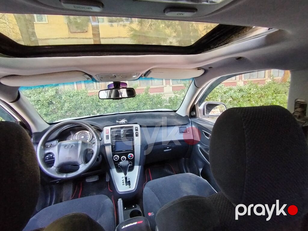 Hyundai Tucson, ağ rəngli kompakt SUV. Texniki və xüsusiyyətlər — Avtomobillər, Bakı (10)