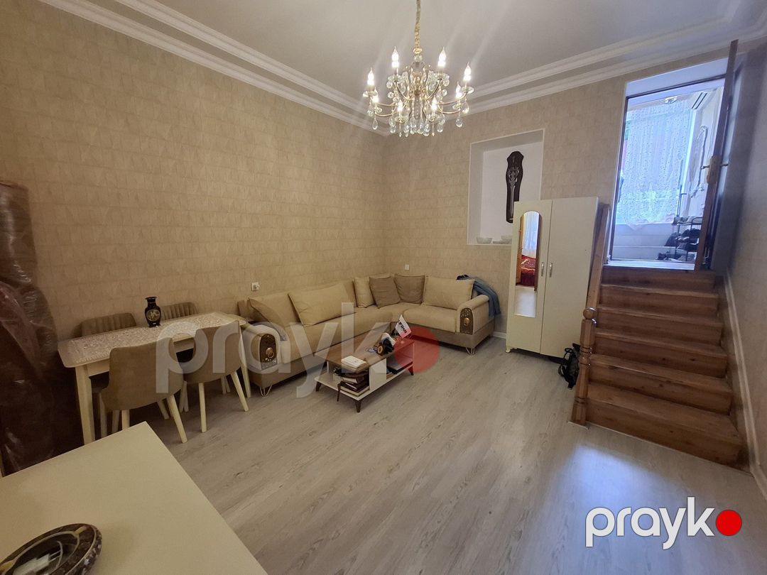 Satılır 2 otaqlı köhnə tikili 70 m² — Mənzil, Bakı (2)