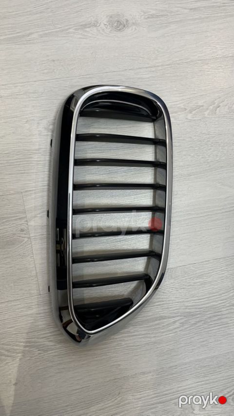 BMW G30ön radiator barmaqlığı (sağ/sol tək hissə),ustden cixmaideal — Bakı