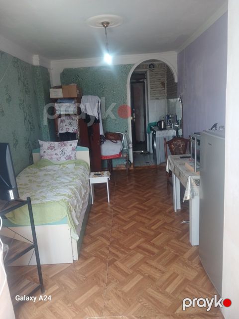 Satılır 1 otaqlı köhnə tikili 18 m²