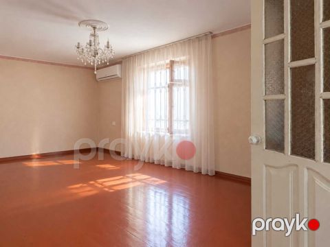 Satılır 2 otaqlı köhnə tikili 42 m² — Bakı