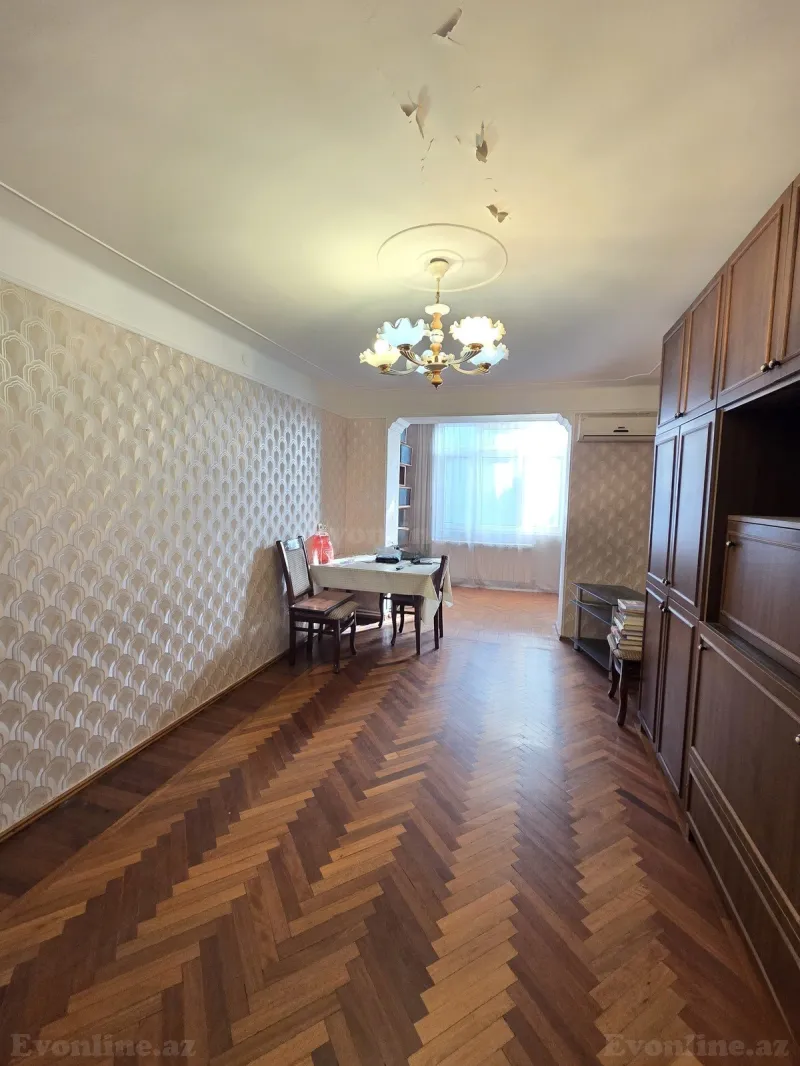 Satılır 3 otaqlı Mənzil Köhnə tikili 70 m² Bakı, Nərimanov r., Nəriman Nərimanov m — Bakı