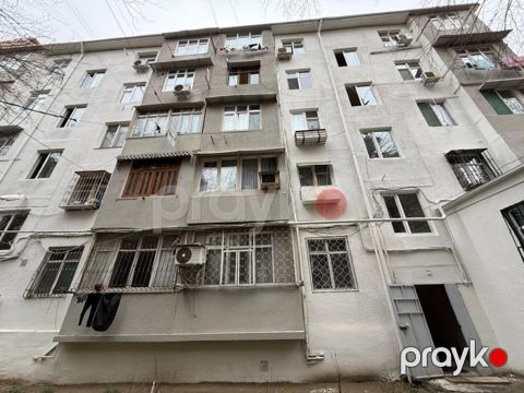 Satılır 1 otaqlı köhnə tikili 40 m²