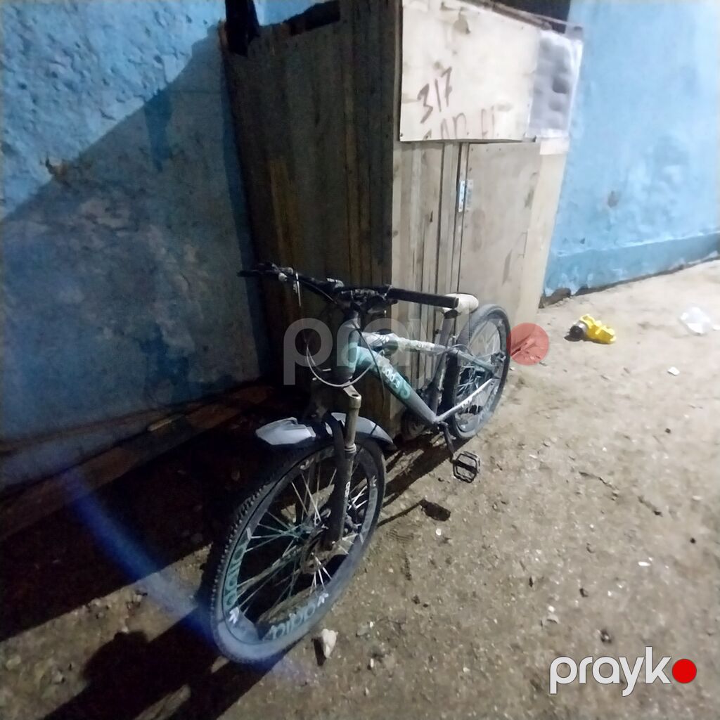 satılır sadece teker bosalıb günün altında qalıb bide — Dağ velosipedləri, Digah (2)