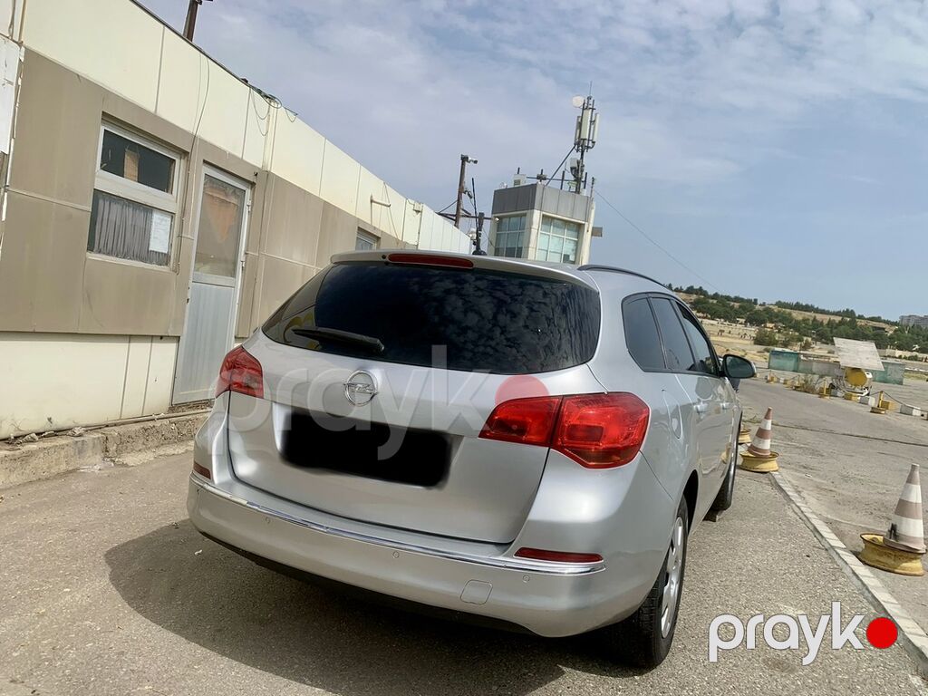 Opel Astra: 1.6 l 2014 il 211000 km Universal — Avtomobillər, Bakı (8)