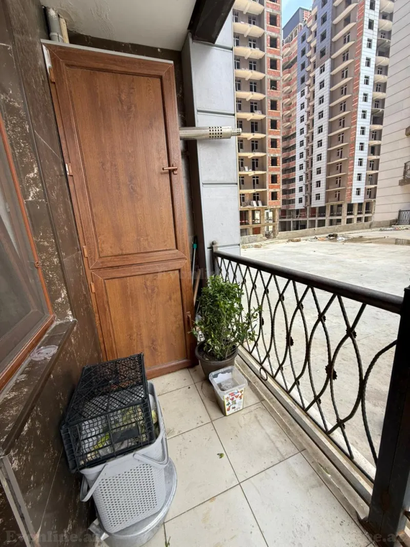 Satılır 3 otaqlı Mənzil Yeni tikili 130 m² Bakı, Yasamal r., İnşaatçılar m., Yeni Yasamal — Mənzil, Bakı (2)